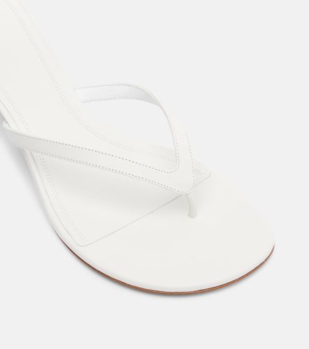 Sandales Juliette en cuir à entre-doigts - Amina Muaddi - Modalova