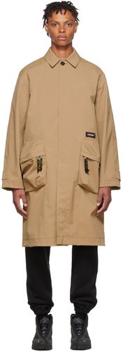 Manteau brun clair en nylon édition Eastpak - Undercover - Modalova