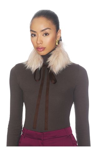 Runway Long Haired Faux Fur Choker en - AKNVAS - Modalova