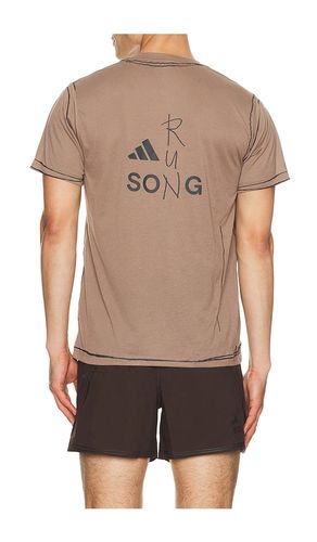 Running Tee en . Taille L. Also en XS - adidas by Song for the Mute - Modalova