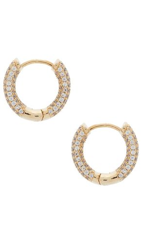 BOUCLES D'OREILLES HUGGIES MINI PAVE en - By Adina Eden - Modalova