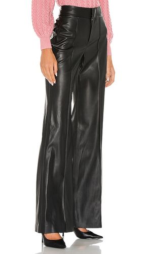 Dylan Faux Leather High Waist Wide Leg Pant in . Size 0. Also in 10, 2, 4, 6, 8 - Alice + Olivia - Modalova