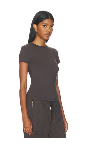 TOP MANCHES COURTES ULTIMATE en . Taille XS. Also en S, M, L, XL - Adanola - Modalova