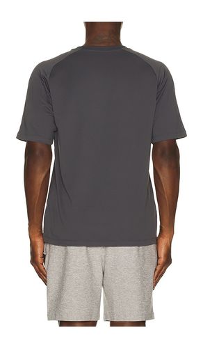 All en Active Tee en . Taille M. Also en S, XL/1X, XXL/2X - Beyond Yoga - Modalova