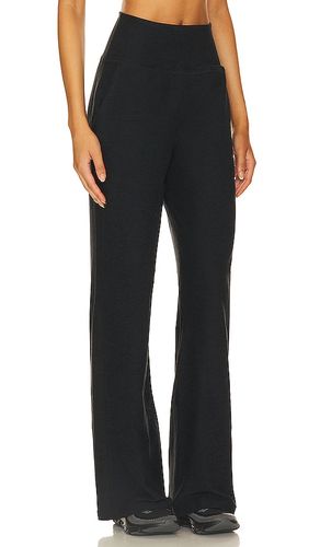 Easy Cropped Wide Leg Pant in . Size L. Also in M, S, XL - Beyond Yoga - Modalova