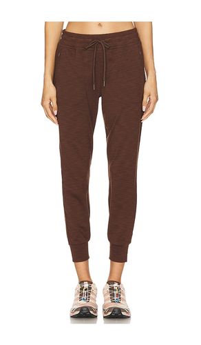 Heather Rib Street Jogger en . Taille L. Also en - Beyond Yoga - Modalova