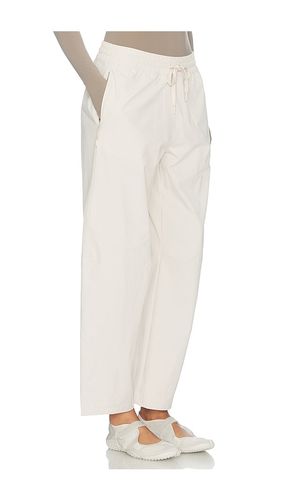 Peak Barrel Leg Pant en . Taille L. Also en M, S - Beyond Yoga - Modalova