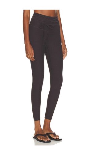 LEGGINGS SPACEDYE ITS A TIE en . Taille L. Also en M - Beyond Yoga - Modalova