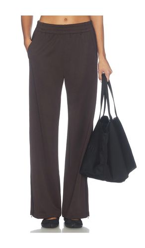 PANTALON FORME JOGGING THAT TRACKS en . Taille L. Also en M, S - Beyond Yoga - Modalova