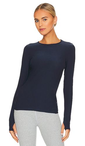 Featherweight Classic Top in . Size S, XL - Beyond Yoga - Modalova