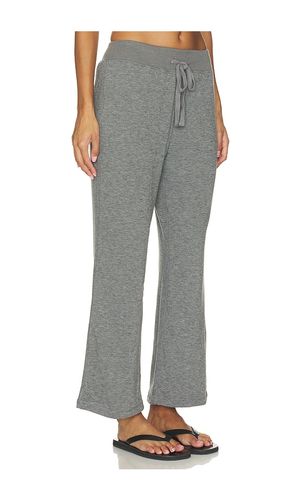 PANTALON AMPLE À TAILLE CONFORT ET COUPE ÉVASÉE en . Taille L. Also en - Bobi - Modalova