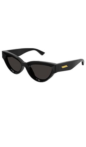 Edgy Cat Eye Sunglasses in - Bottega Veneta - Modalova