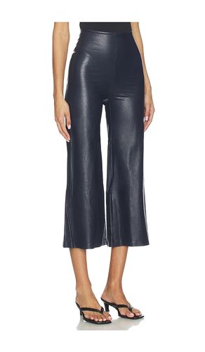 PANTALON CROPPED EN SIMILICUIR en . Taille S. Also en XS - Commando - Modalova