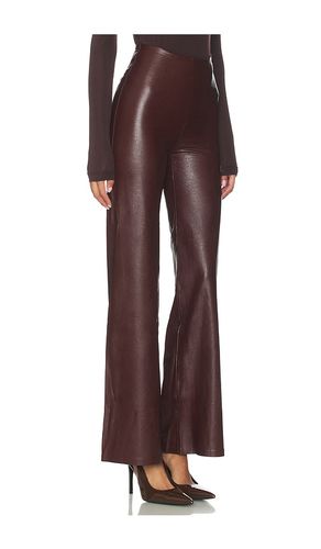 PANTALON IMITATION CUIR JAMBES LARGES en . Taille L. Also en S, XL - Commando - Modalova