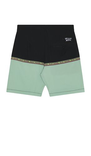 Monolith 18 Boardshort in . Size 32. Also in 34, 36 - Critical Slide - Modalova