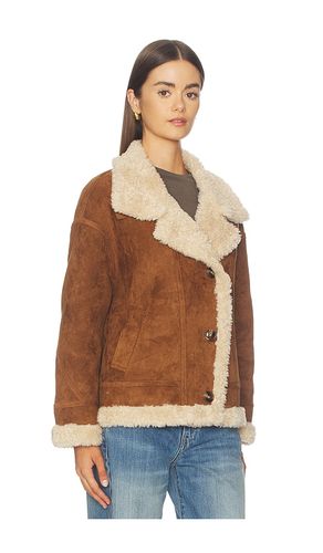 BLOUSON CROPPED OVERSIZED IMITATION PEAU LAINÉE en - Cubic London - Modalova