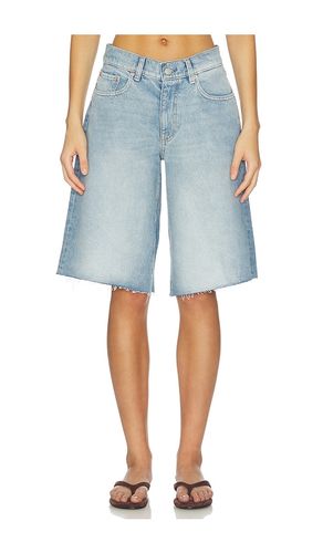 Abby Low Rise Relaxed Denim Short en . Taille 26. Also en - DL1961 - Modalova