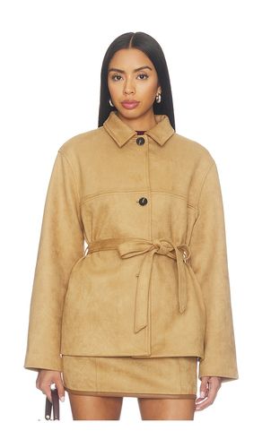 Terrain Belted Faux Suede Jacket en . Taille L. Also en M, S, XL, XS - Elodie the Label - Modalova