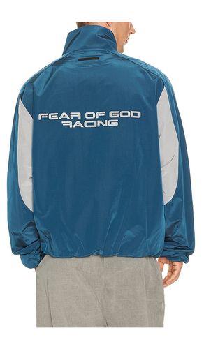 Modern Moto Track Jacket in . Size L. Also in M, S, XL/1X, XS, XXL/2X - Fear of God ESSENTIALS - Modalova