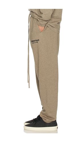 Classic Fit Fleece Sweatpant in . Size L. Also in M, S, XL/1X - Fear of God ESSENTIALS - Modalova