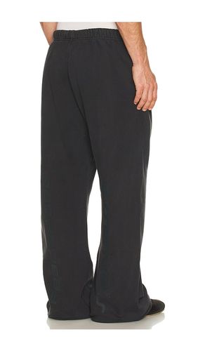 Flare Sweatpant in . Size L. Also in XXL/2X - Fear of God ESSENTIALS - Modalova