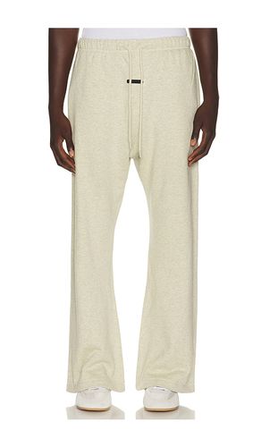 PANTALON SWEAT FLARE en . Taille L. Also en M, S, XL/1X, XXL/2X, XXXL/3X - Fear of God ESSENTIALS - Modalova