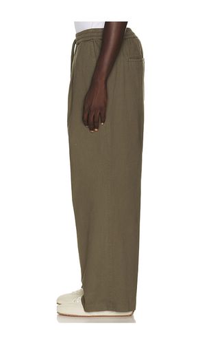 PANTALON PLEAT en . Taille XS. Also en S, M - Fear of God ESSENTIALS - Modalova