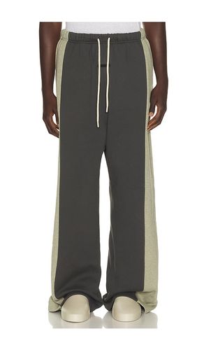 PANTALON PANELLED en . Taille L. Also en M, S, XL/1X, XS, XXL/2X, XXXL/3X - Fear of God ESSENTIALS - Modalova