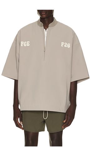 Half Zip Baseball Shirt in . Size L. Also in M, S, XS, XXXL/3X - Fear of God ESSENTIALS - Modalova