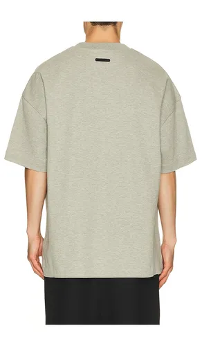 T-SHIRT SIGNATURE en . Taille L. Also en M, S, XL/1X - Fear of God ESSENTIALS - Modalova