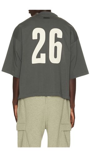 Merch Tee en . Taille M. Also en L, XL/1X - Fear of God ESSENTIALS - Modalova