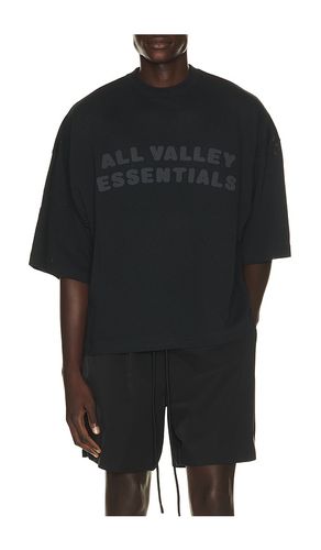 Merch Tee en . Taille L. Also en M, S, XL/1X, XS - Fear of God ESSENTIALS - Modalova