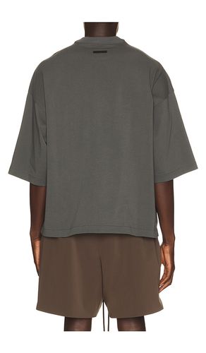 T-SHIRT MERCH en . Taille L. Also en M, S, XL/1X, XS, XXL/2X, XXXL/3X - Fear of God ESSENTIALS - Modalova