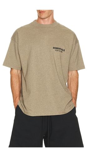 Classic Fit T-Shirt in . Size L. Also in M, S, XL/1X, XS - Fear of God ESSENTIALS - Modalova