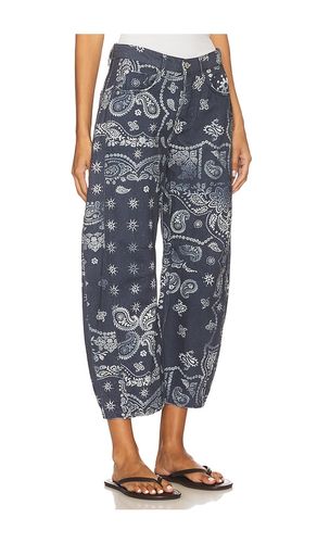 X We The Free Good Luck Printed Barrel Jean en . Taille 24. Also en 25, 29 - Free People - Modalova