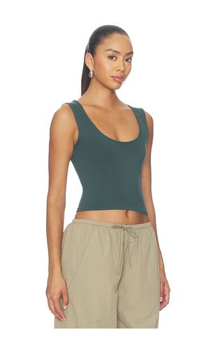 Clean Lines Muscle Cami in . Size L/XL. Also in M/L, XS/S - Free People - Modalova
