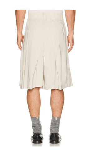 Irregular Pleats Shorts in . Size L. Also in M, S, XL/1X - Feng Chen Wang - Modalova