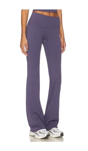 PANTALON FLARE ESSENTIALS en . Taille L. Also en S, XL - Gold Hinge - Modalova