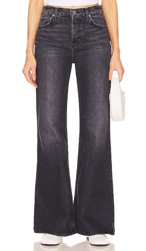 Jade Low Rise Relaxed Flare in . Size 27, 28, 29, 30, 31, 32 - GRLFRND - Modalova