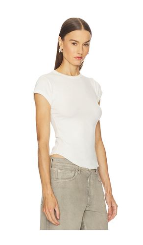 T-SHIRT SCOOP HEM BABY TEE en . Taille S. Also en XXS, M, L, XL - GRLFRND - Modalova