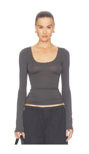 X Sophia Kelly Scoop Neck Long Sleeve Tee en . Taille L. Also en M, S, XL, XS - GRLFRND - Modalova