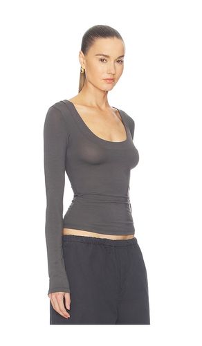 X Sophia Kelly Scoop Neck Long Sleeve Tee en . Taille L. Also en M, S, XL - GRLFRND - Modalova