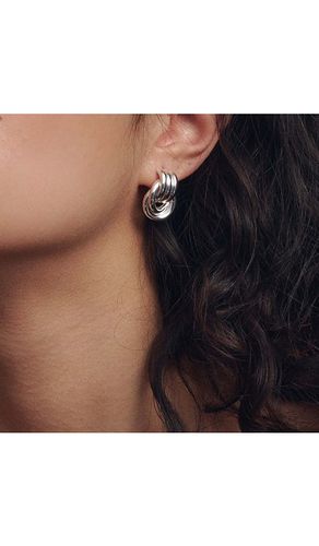 Baby Knot Earrings in - Heaven Mayhem - Modalova