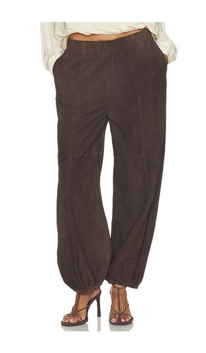 Sylvia Suede Mid Waist Pants en . Taille 32. Also en 34, 36, 38 - HERSKIND - Modalova