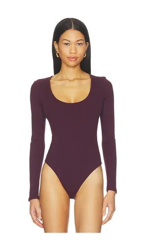 Delara Long Sleeve Scoop Neck Bodysuit en . Taille M. Also en S, XS - L'AGENCE - Modalova