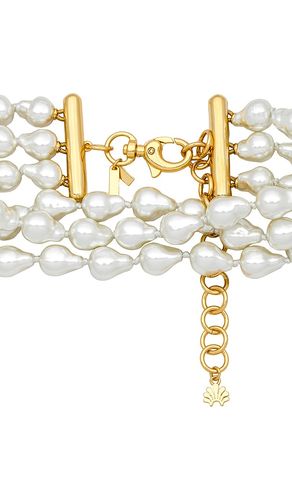 Jackie Pearl Triple Row Choker in - Lele Sadoughi - Modalova