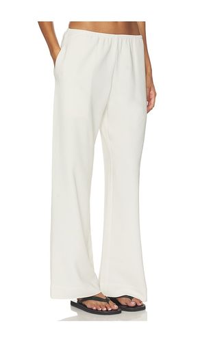 PANTALON JAMBES LARGES AVEC POCHES ARIELLE en . Taille M. Also en S - LESET - Modalova