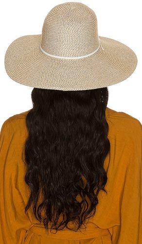 Harper Hat in White in - Nikki Beach - Modalova