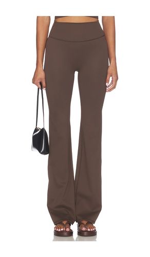 PANTALON SLIM FLARE en . Taille L. Also en M, S, XXS - NikeSKIMS - Modalova