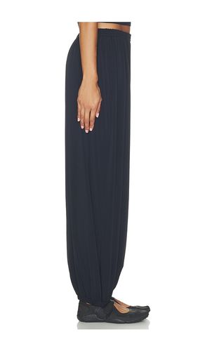 PANTALON HAREM en . Taille M. Also en S, XS, XXS - NikeSKIMS - Modalova
